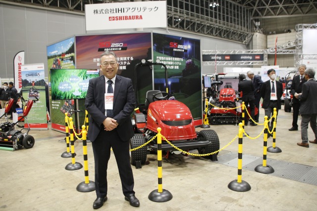 アプローチスイーパー 芝刈り機 ゴルフ場整備 極上車 極低稼働時間 IHI 