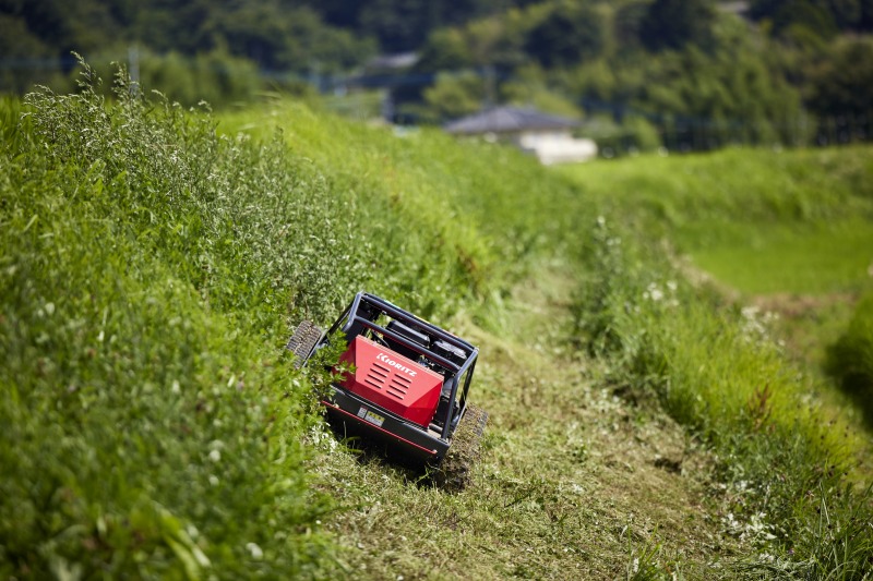 やまびこジャパン、秋田県種苗交換会農機ショーでラジコン草刈機実演 本邦初公開の新製品も　